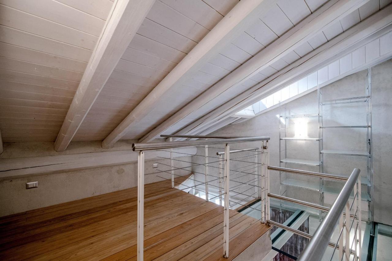 House Of Glass Cathedral View - The House Of Travelers Como Exteriör bild