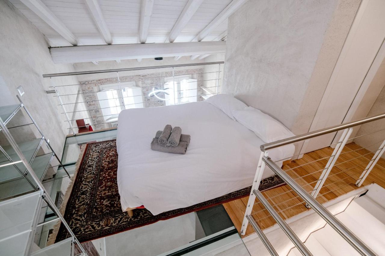 House Of Glass Cathedral View - The House Of Travelers Como Exteriör bild