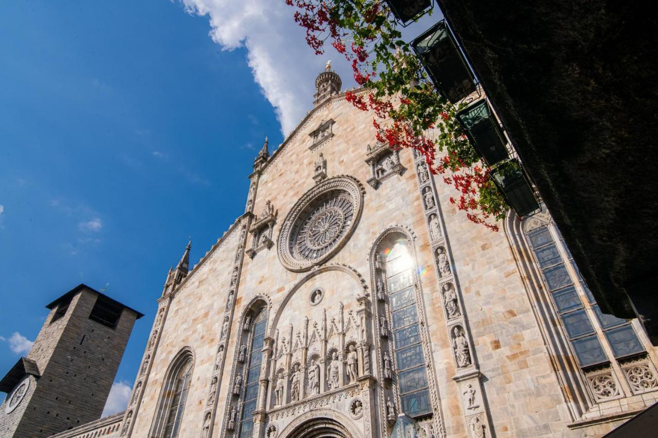 House Of Glass Cathedral View - The House Of Travelers Como Exteriör bild